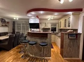 Apartament cu o cameră și living