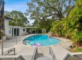 Mad Beach HideAway - Private Pool 4 Bed 3 Bath