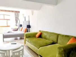 The SouthSide - Beachfront Studio Apartment