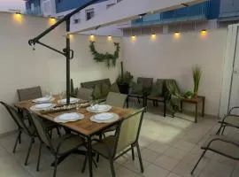 ARENA Y SAL , apartamento con piscina y terraza comedor
