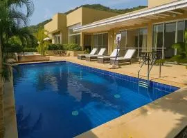 Hermosa Casa con Piscina,Jacuzzi,Chimenea,Bbq