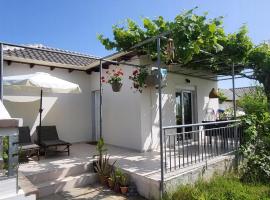 Ferienhaus In Thasos Mit Großer Terrasse, hotel in Potamia