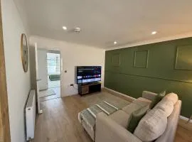 Luxurious 2BR, 8 mins from centre