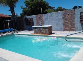 Monoambiente a pasos del mar, Moderno y completo、パルケ・デル・プラタのビーチ・ホテル