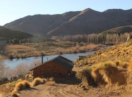 Casa de campo en Pilolil Sobre el Río alumine，位于Pilolil的酒店