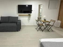 Nuevo apartamento en plaza principal de Guatape
