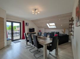 Appartement lumineux 3 chambres, terrasse, proche commerces et ski, avec WiFi - FR-1-589-677, hotel en Le Thillot