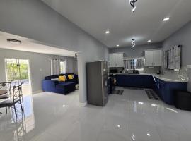 The Luxe Paradise, hotel com estacionamento em Curatoe Hill