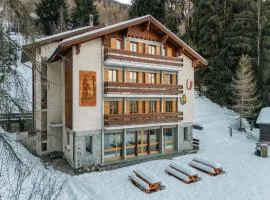 Chalet with Stunning Mountain Views