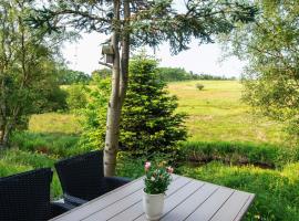 Tranquil Riverside Retreat，位于霍尔斯特布罗的酒店