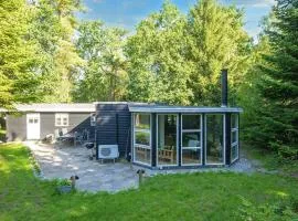 6 person holiday home in Ebeltoft