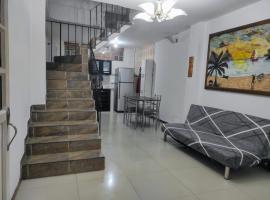 Casita entre árboles, casa de huéspedes céntrica y cómoda en San Fernando, Cali, homestay in Cali