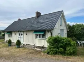 6 person holiday home in MELLBYSTRAND