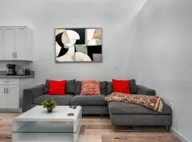 Chic Modern Loft in Hollywood 1 Bedroom with Balcony & Free Secure Parking