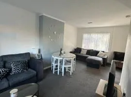 Noormak nights-Private Whole House Stay In Birmingham