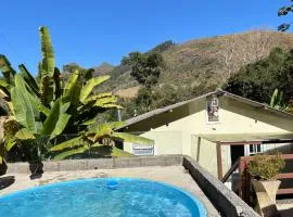 Casa no Vale dos Frades com lareira, wi fi, piscina