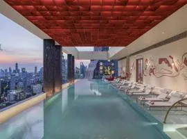 Kromo Bangkok, Curio Collection By Hilton