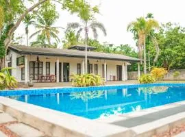 Beach Club Bungalow Induruwa
