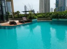 Trizen,City & Port View Luxury Apartment in Colombo
