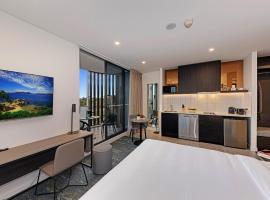 Littomore Suites Kingswood ที่พักในเพนริท