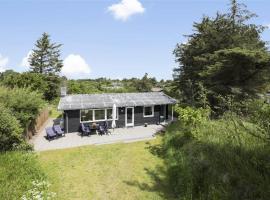 TV1414-Tversted-Strand-Fyrrevej-15-A, hótel í Terpet