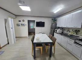 Gwangalli Tahee House