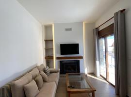 All-Season Escape Chalet, Chabrouh Faraya, hotell i ‘Ayn Barq