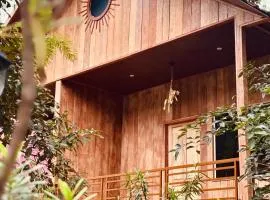 FAMILY RESORT MARAYOoR KANTHALLOOR