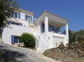Villa in Finikounta near Sandy Beach