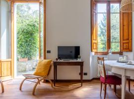 Casa Olivia With Garden And Wifi, hotel in Colle di Val d'Elsa