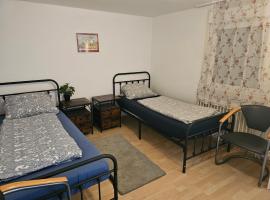 Große Ferienwohnung mit Küche in Besigheim, khách sạn ở Besigheim