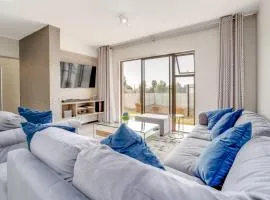 Modern 3-bedroom Apartment in Broadacres Sandton