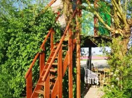 Sweet Treehouse