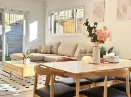 4BR New House, Easy Vibes in White Rock - Perfect for families!