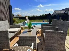 Tiny house - piscine et vélos