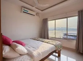 Nadhi Mane River-front Beach Stay