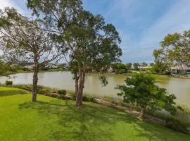 Soltroia Duplex, Lake & Beach by LovelyStay