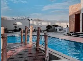 Farm stay for VIPs 2 Pools Ras alkhaimah