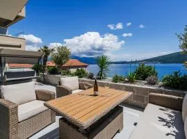 New luxes white apartments