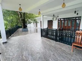 Hanthana Luxury Homestay