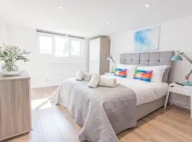 Contemporary 2 Bedroom Apartment in Oxford, Easy Access to City Centre & JR Hospital