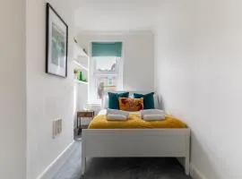 Refurbished Modern 2BD Flat Lower Oldfield Park
