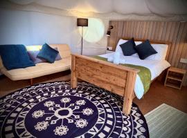 Between Rivers Camping @ The Old George Inn, Zelt-Lodge in Sykehouse