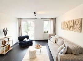 COCO a unique quiet home with private parking