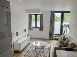 Modern 1-Bedroom Flat near NEC, Solihull