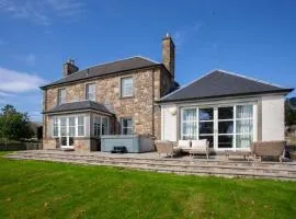 Stunning 4 Bedroom Farmhouse