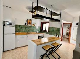El Pez Newly renovated apartment in La Santa, hotel a La Santa