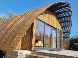 Luxury Pods at Murrayshall Estate，位于珀斯的木屋