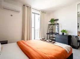 Bright & Modern 2BR Apt with BBQ