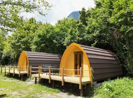 Traumhaftes Bungalow mit Seesicht - inklusive privatem Bad und Terrasse, μπανγκαλόου σε Alpnach